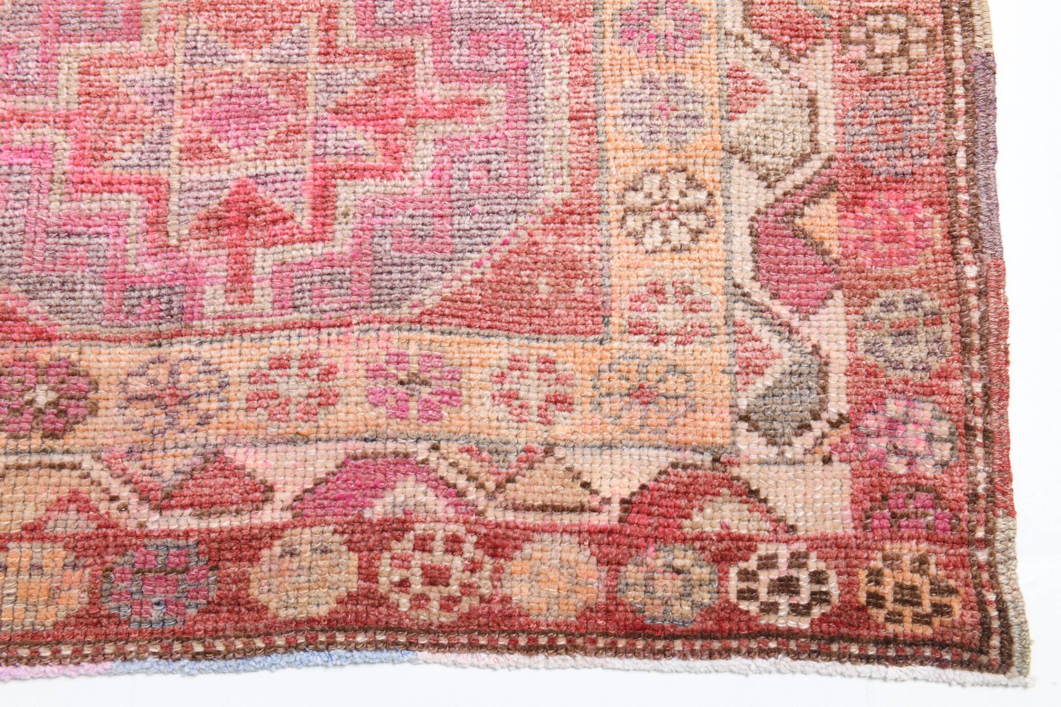 Red & Pink Super Soft Vintage Runner Rug, 91x346Cm