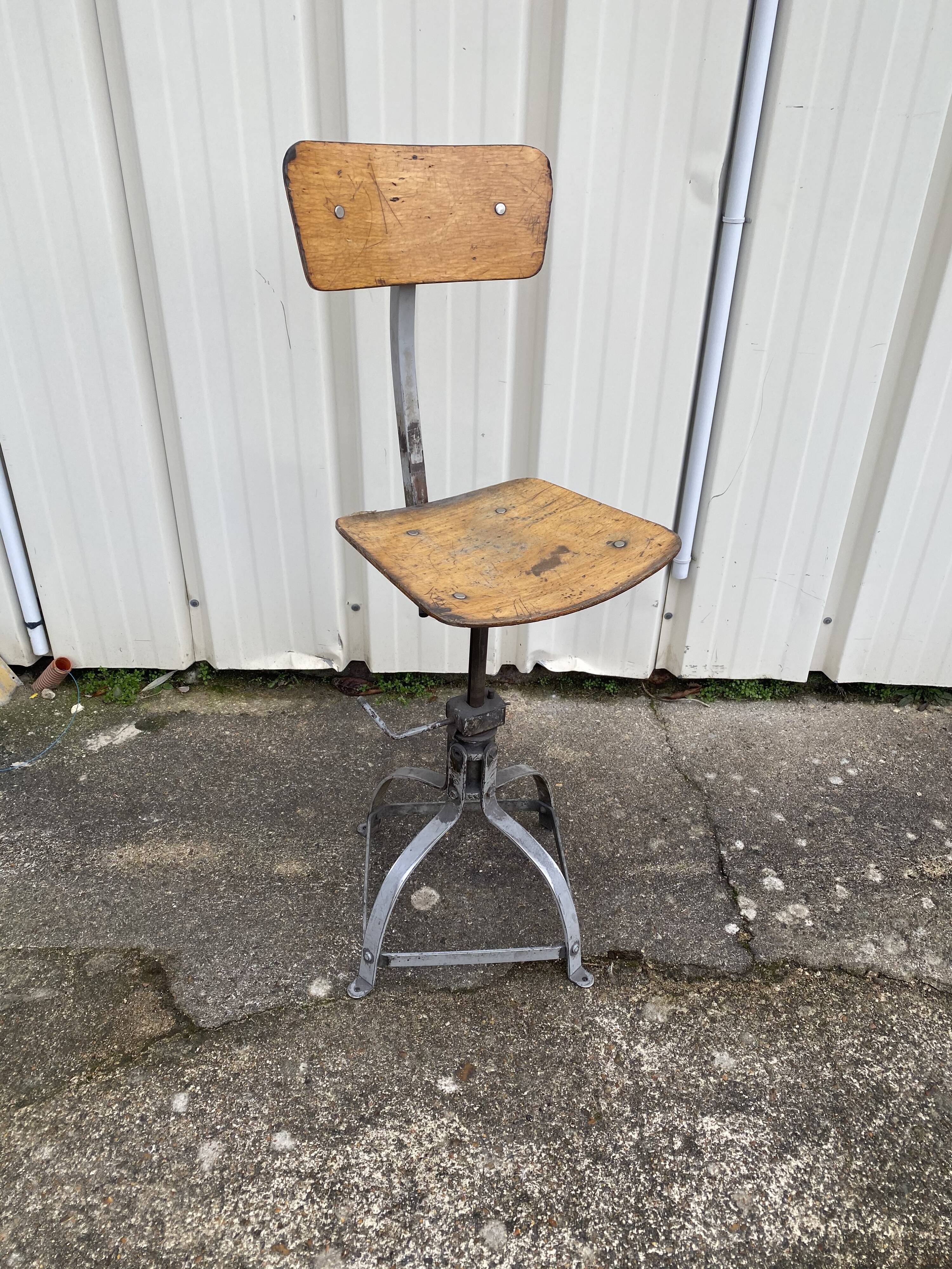 Industrial chair Bienaise