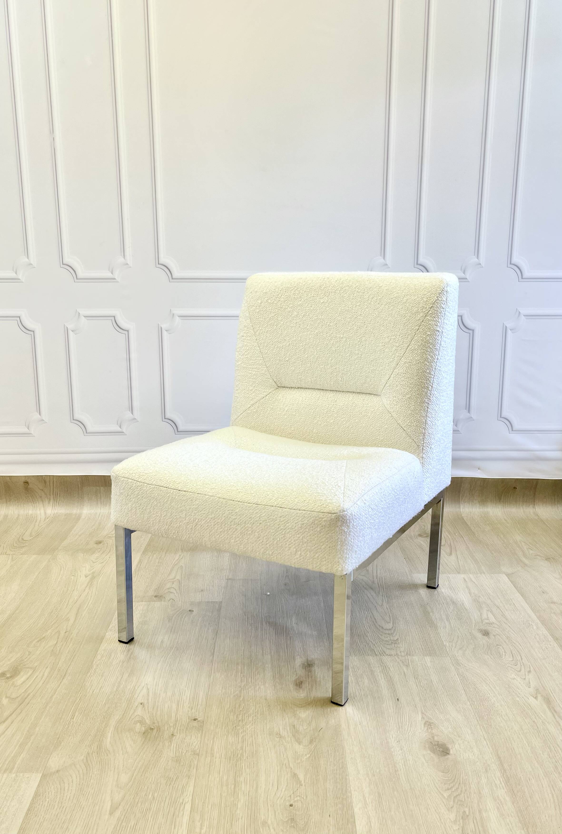Paire de chauffeuses vintage bouclette blanche – design années 70