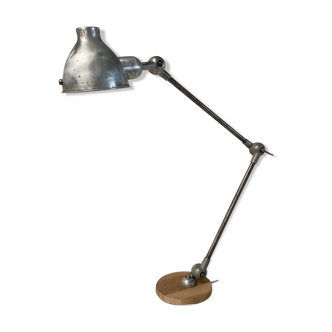 Old articulated industrial lamp