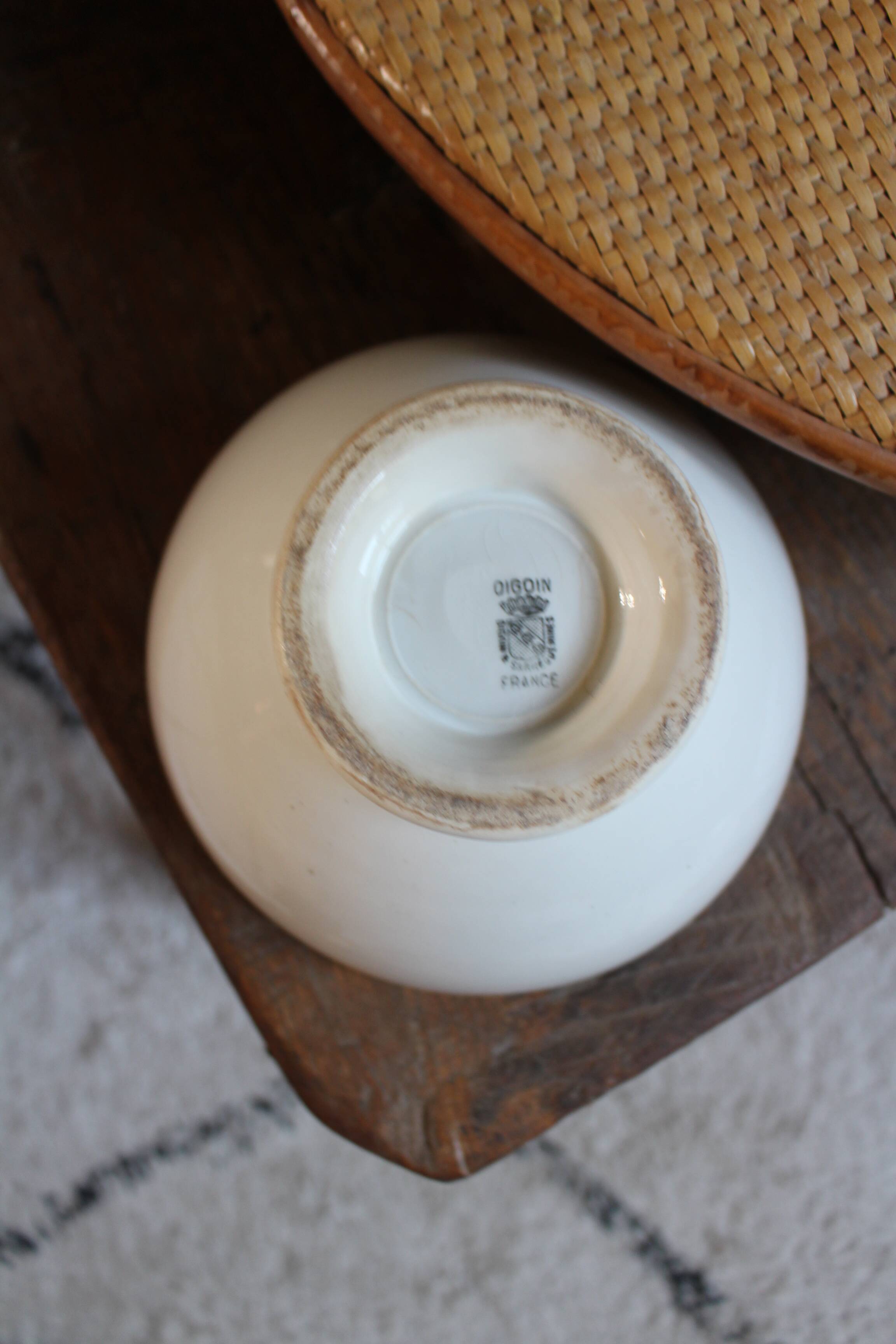 White earthenware bowl on foot Digoin Sarreguemines