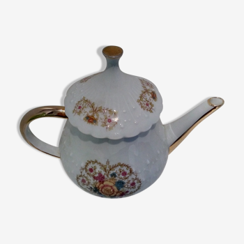 Théière en porcelaine blanche de Limoges