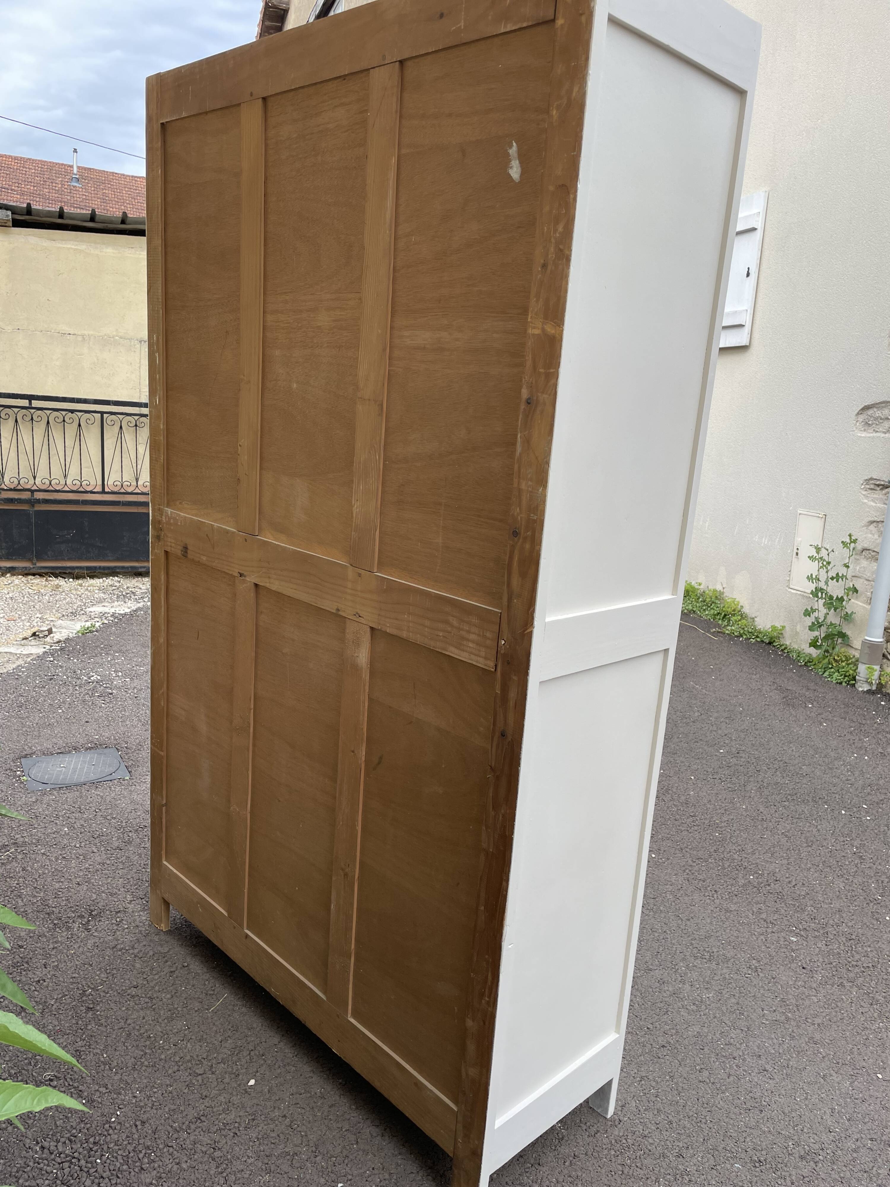 Armoire parisienne