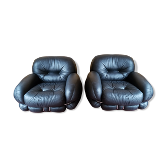 Set of 2 okay black leather lounge chairs by Adriano Piazzesi, 1970
