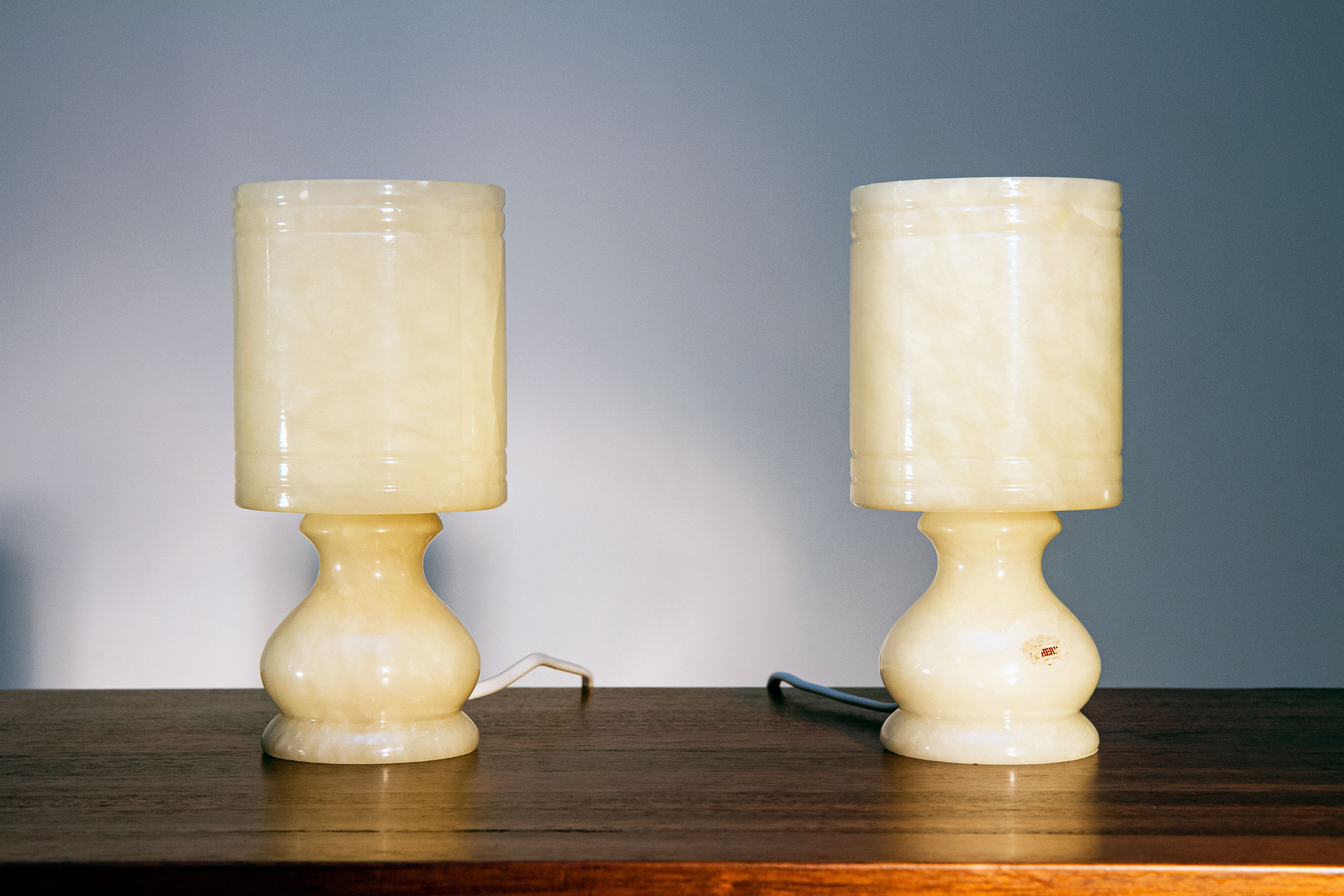 Paire de lampes en albâtre , vintage 1970