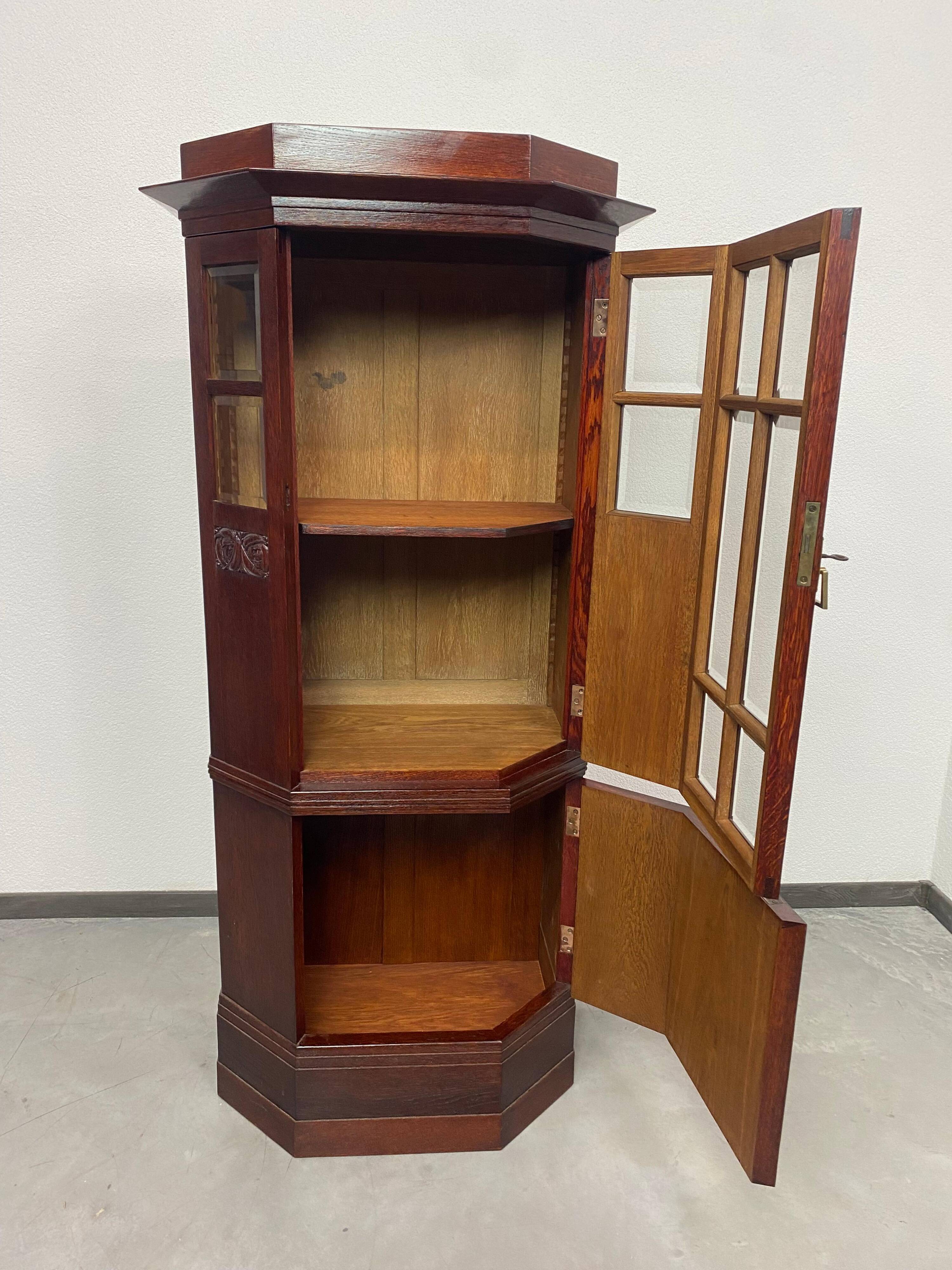 Vitrines Jugendstil dans le style de Joseph Maria Olbrich