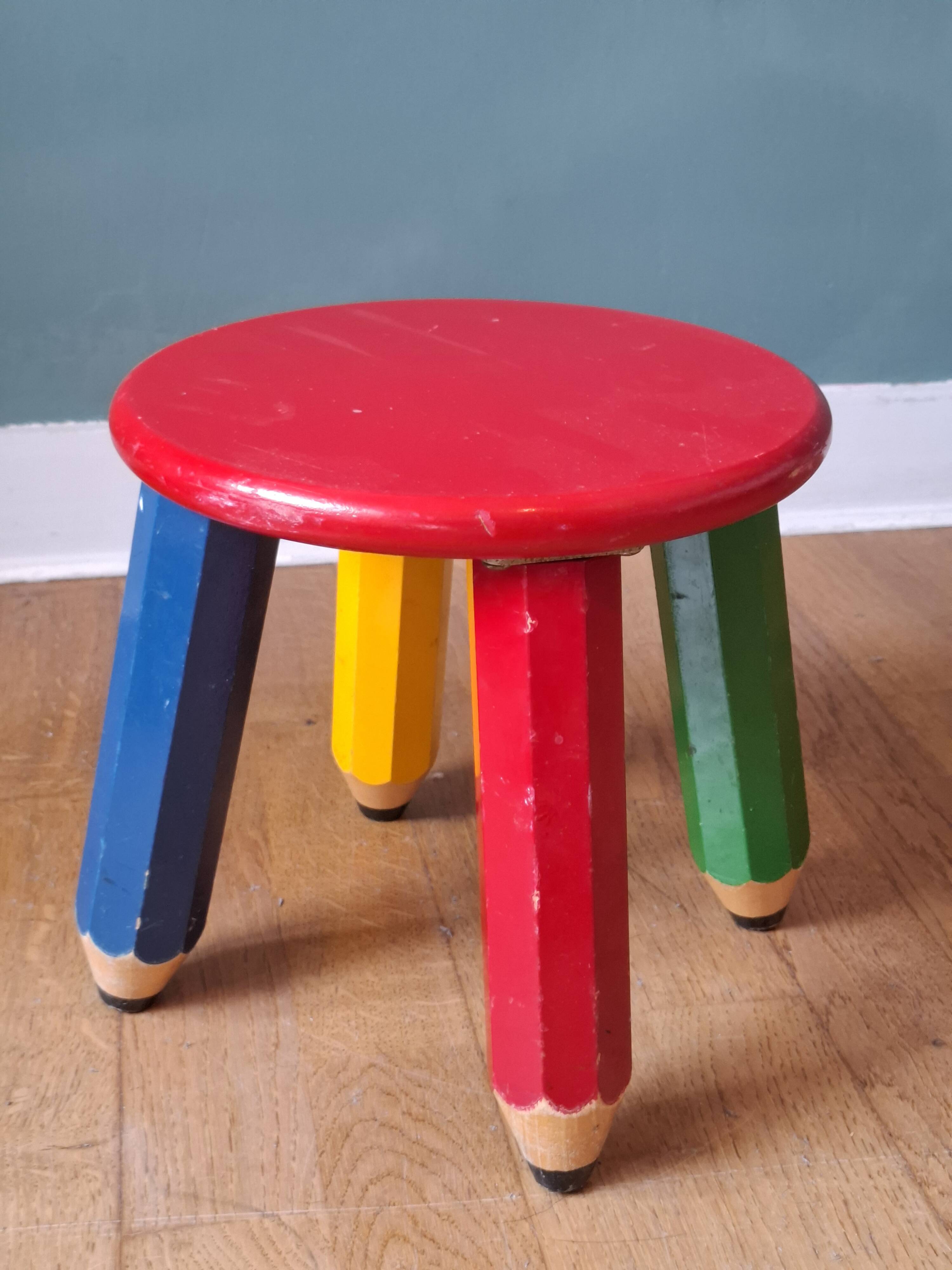 Tabouret crayon style Memphis