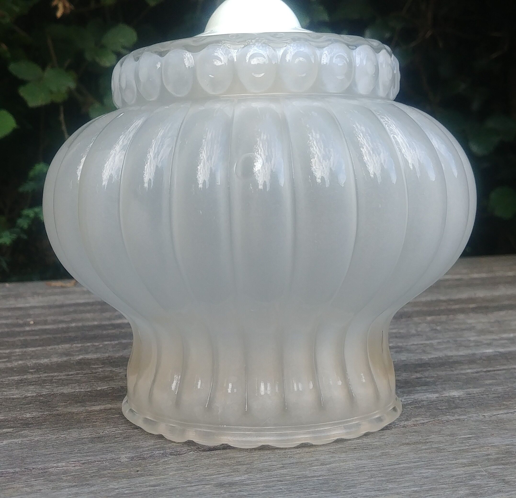 Suspension in vintage frosted glass 70s