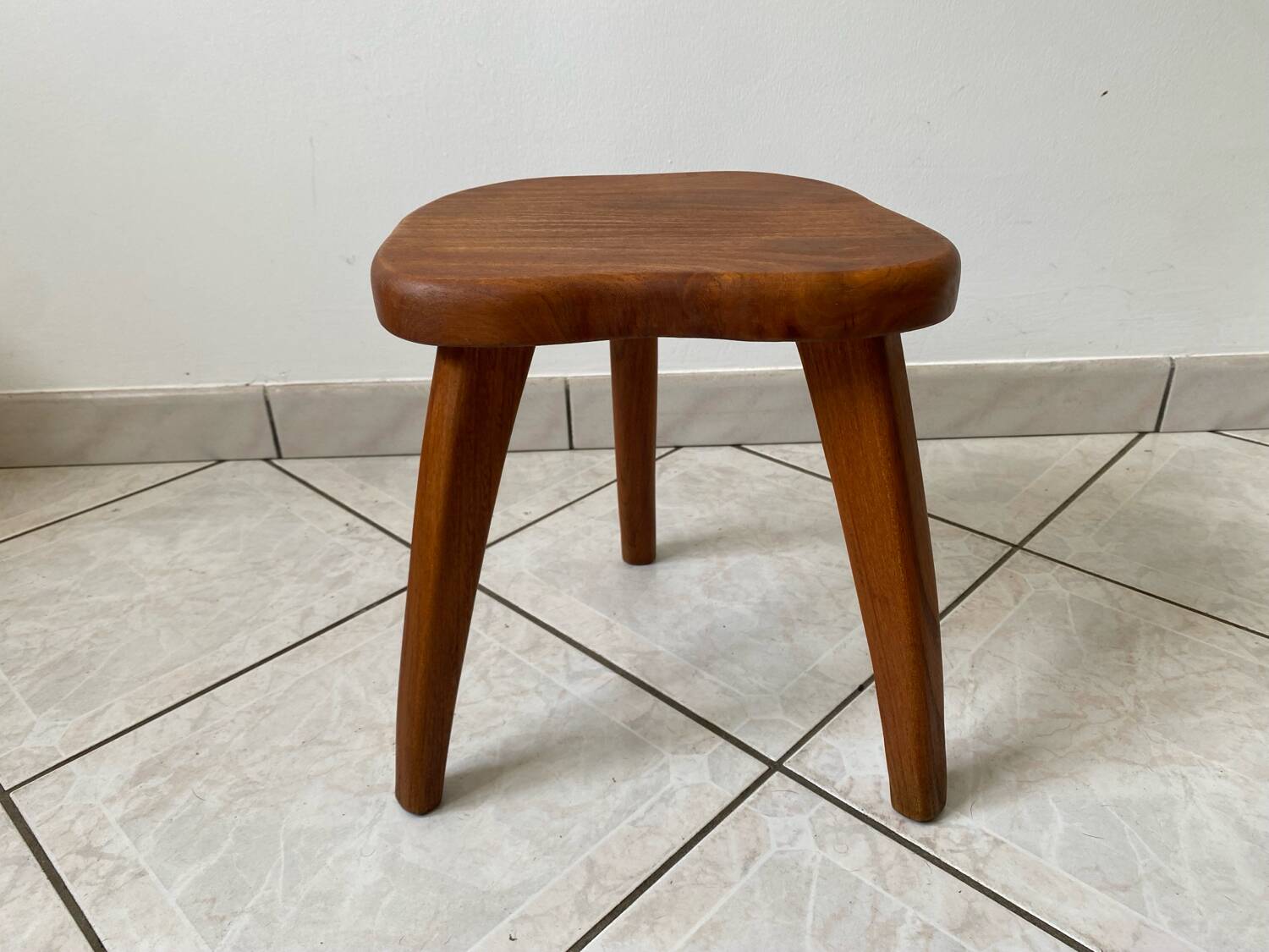Brutalist tripod stool in solid elm, 1960s