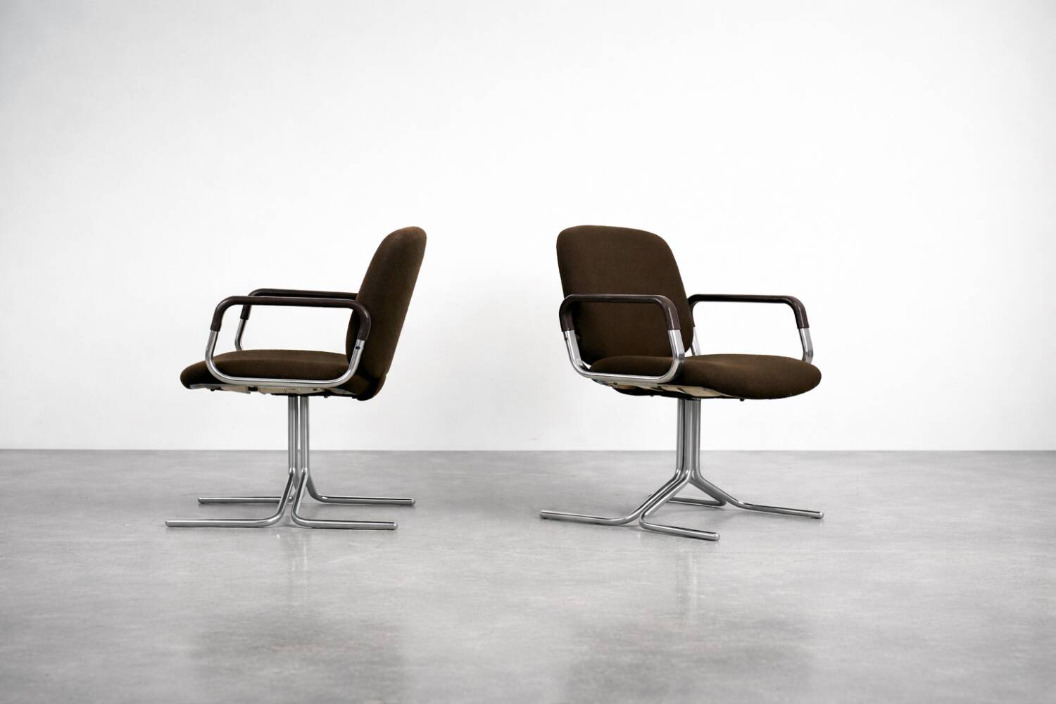 Pair of Vintage Mid-Century German Modern Fabric and Aluminium Chairs Mauser