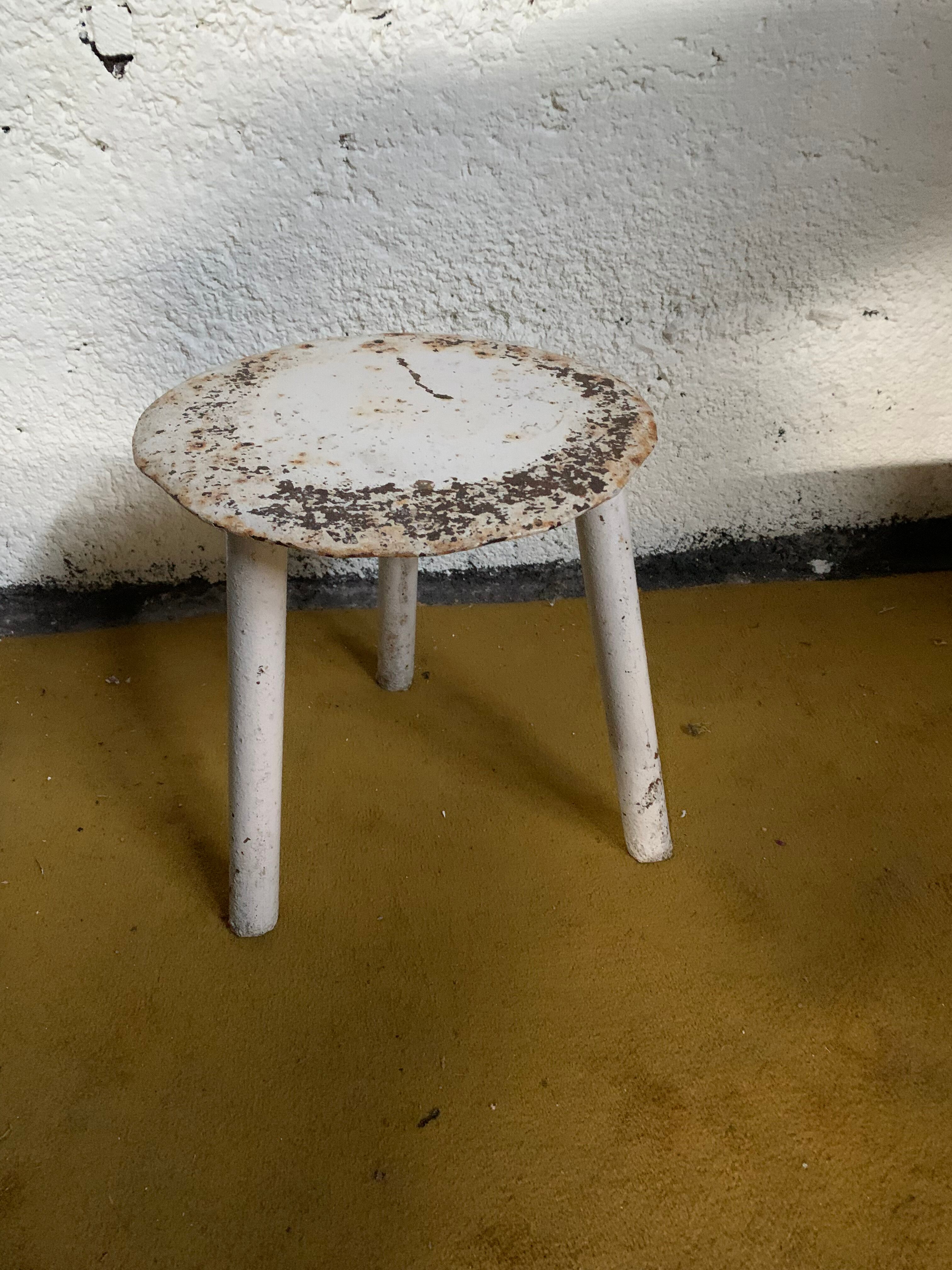 Steel tripod stool
