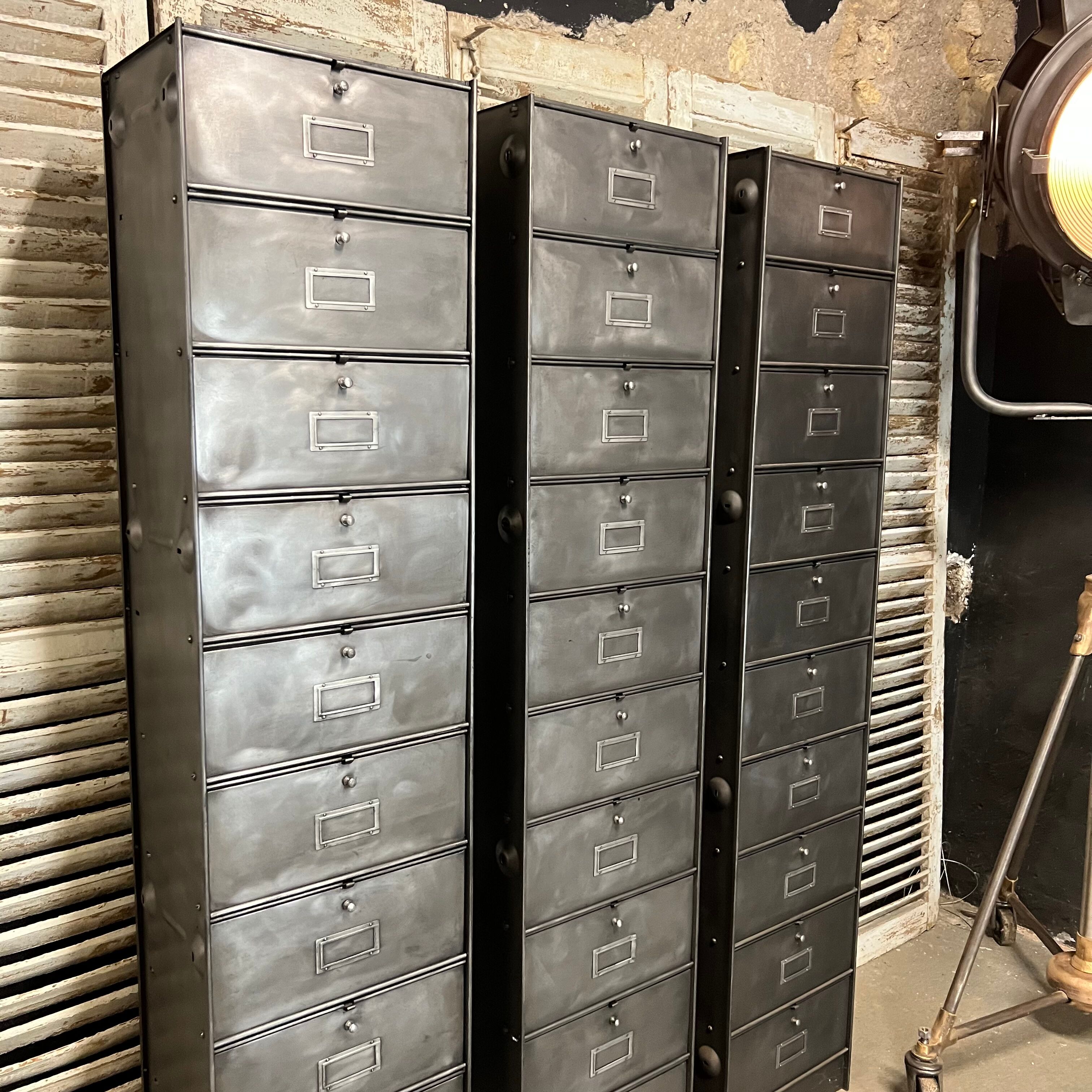 Industrial clamshell furniture, Ronéo 1950