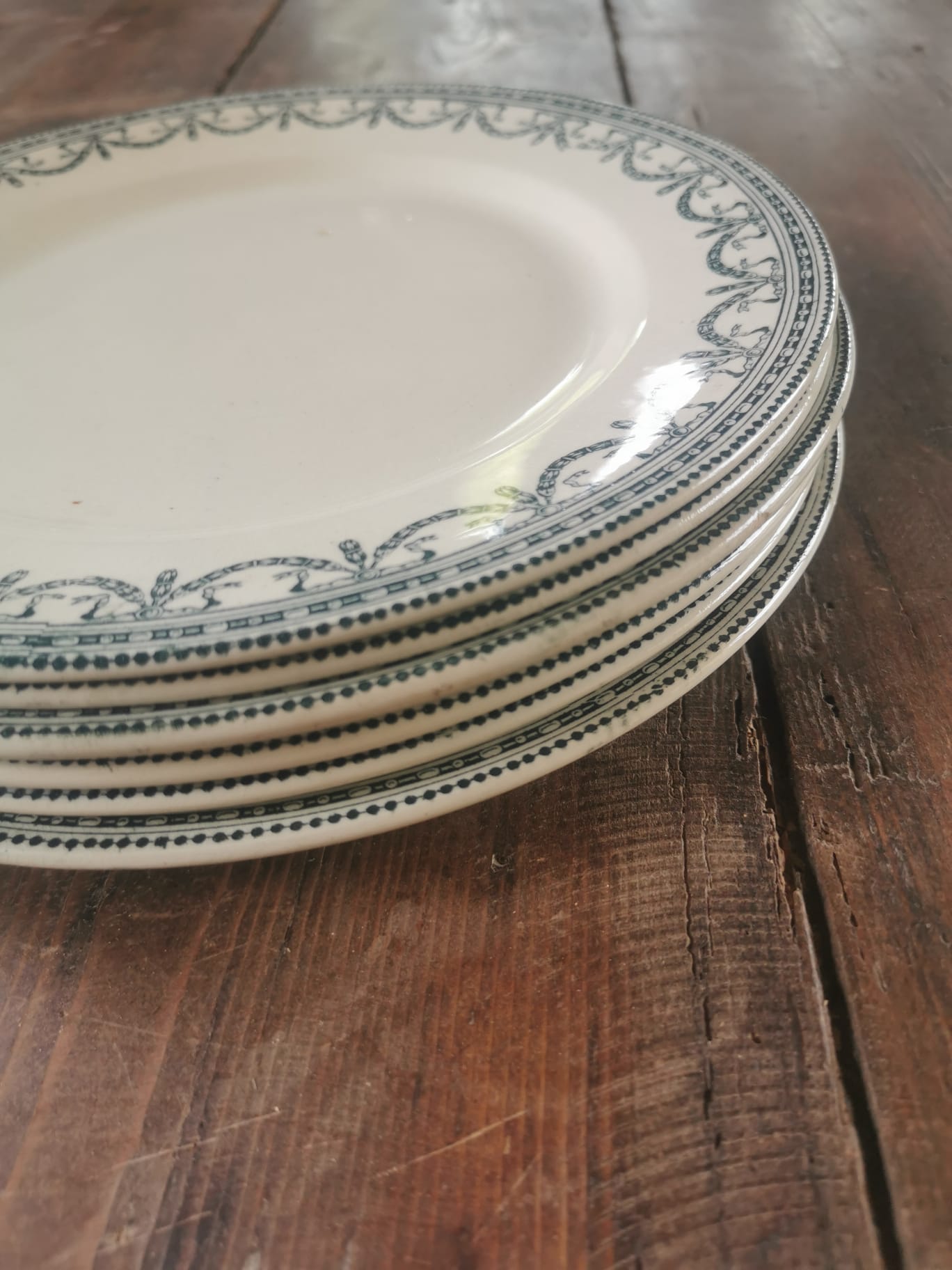 Serving of 6 plates in iron earth, Salins