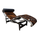 Cassina LC4 Le Corbusier original (signed) in cowhide, in new condition.