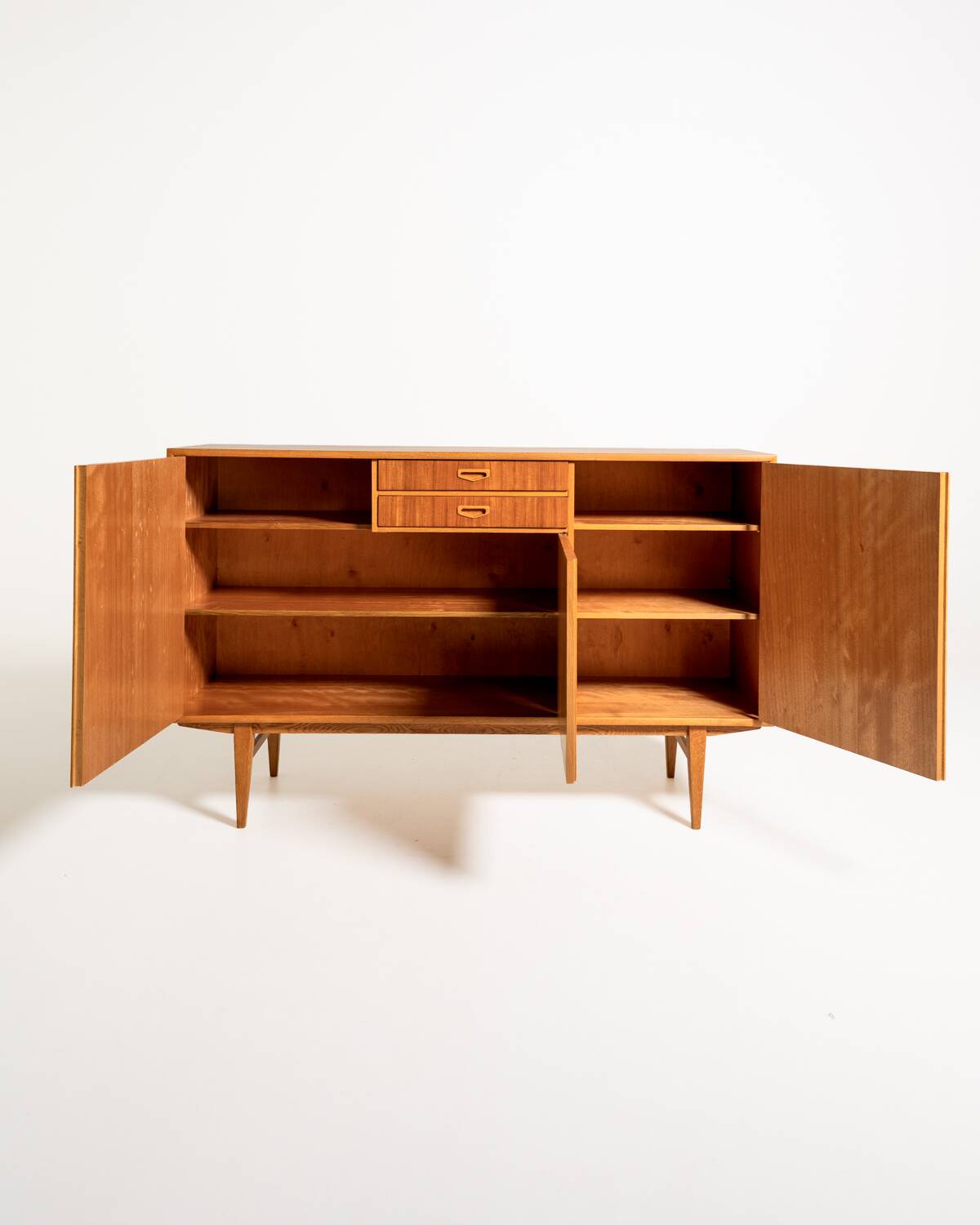 Buffet scandinave en teck et chêne, années 1960