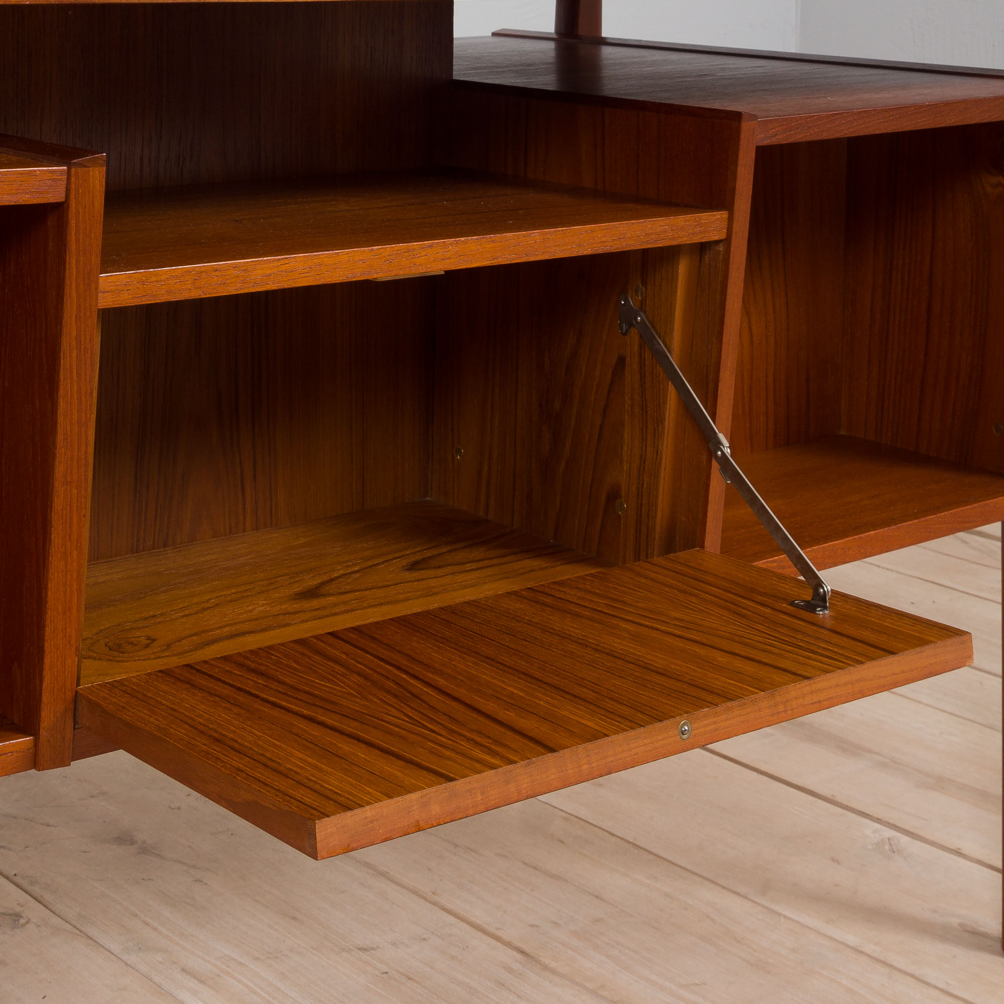 Danish mid century modern teak desk in teak with 4 drawers, 1960s