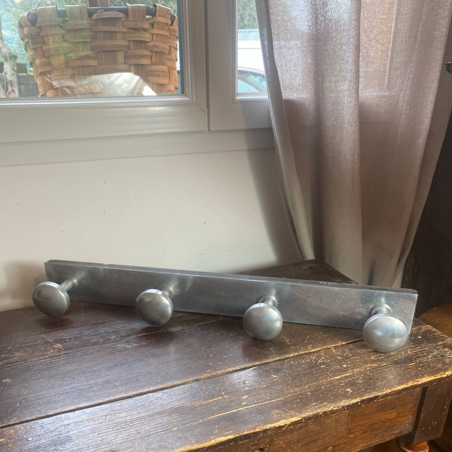 Patère en bois et aluminium