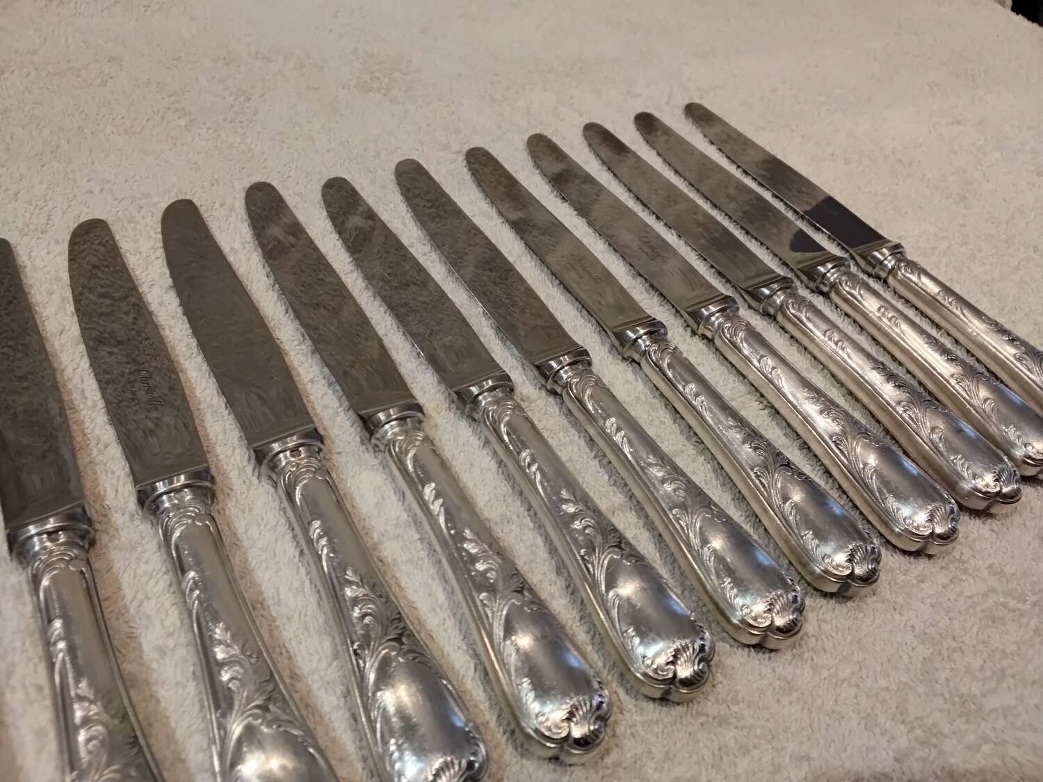 12 silver-plated dessert knives by Christofle Marly, 19.7cm