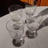 Set of 4 stemmed glasses with chiseled decoration