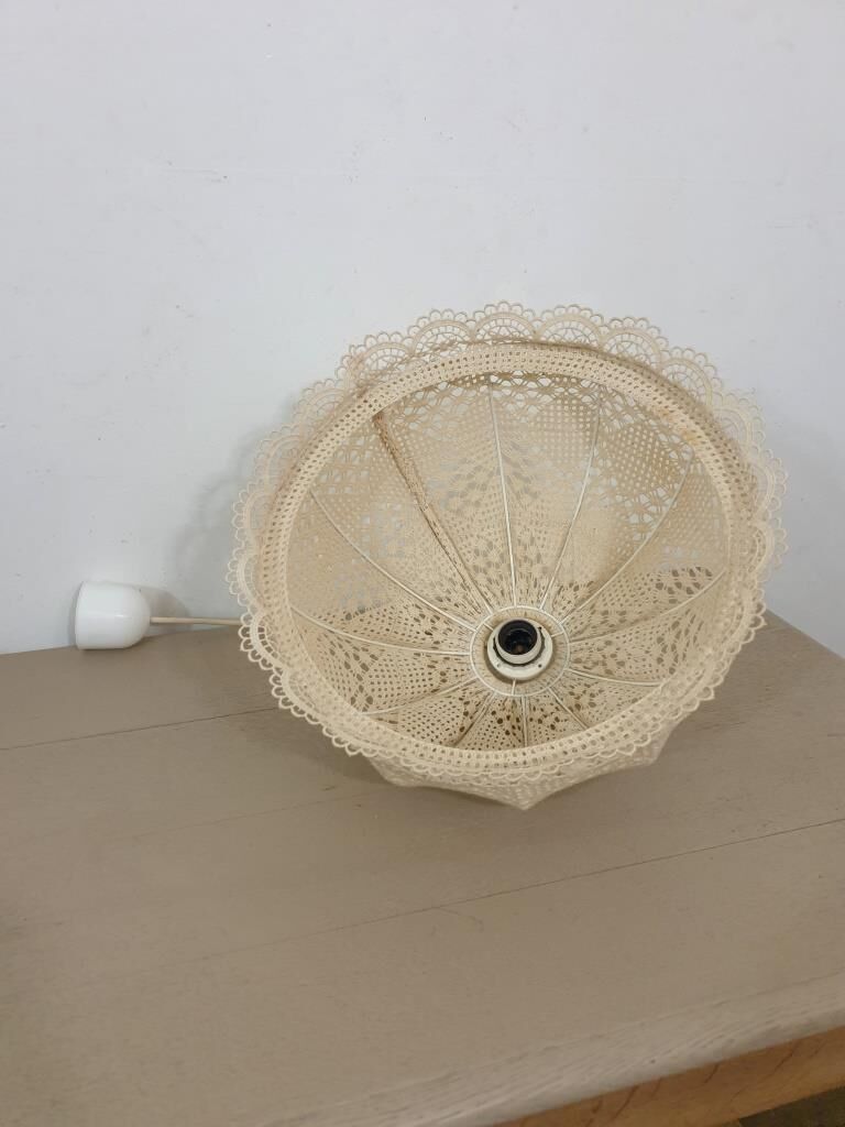 Vintage lace pendant lamp