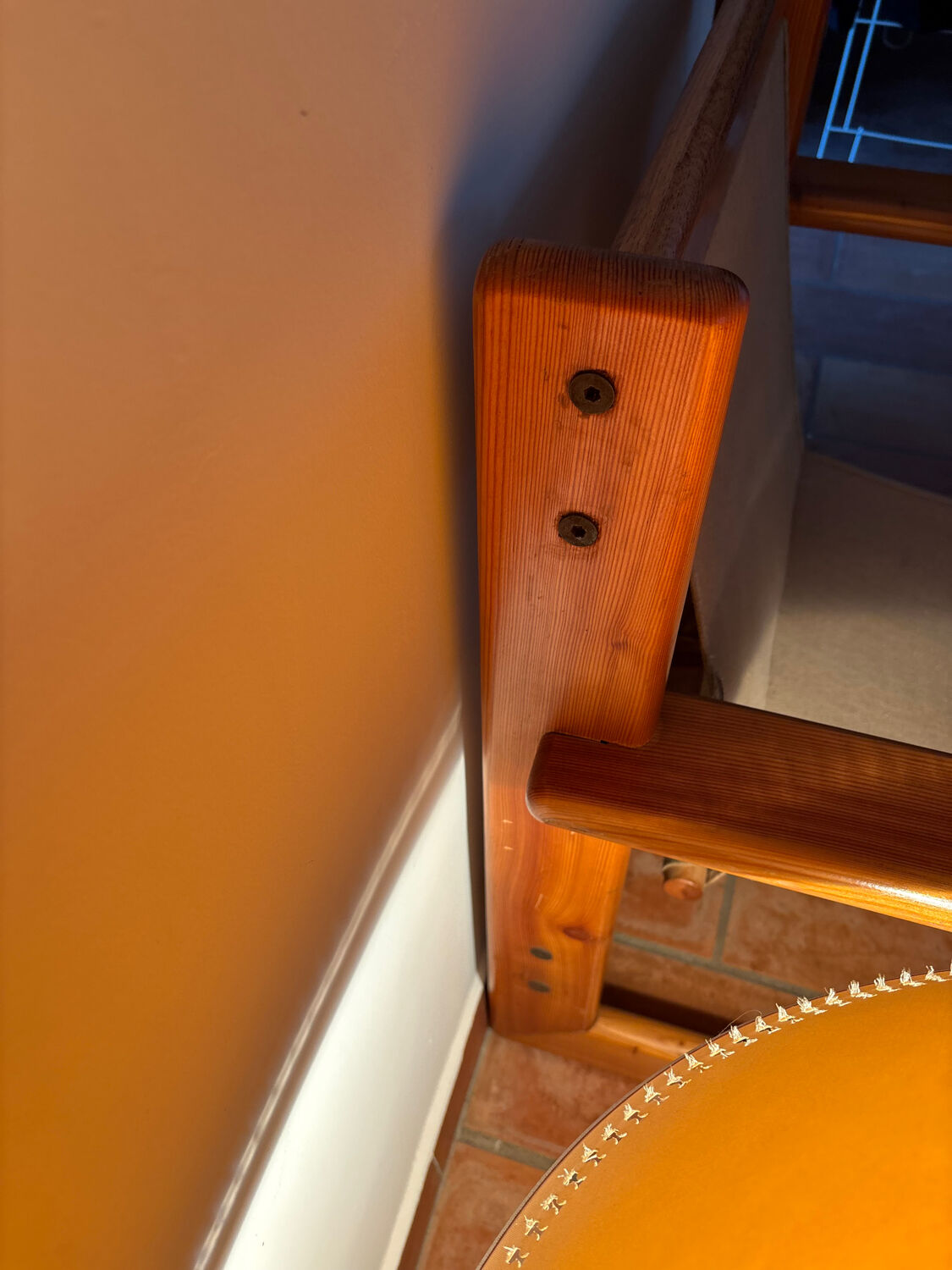 Fauteuil en Pin dans le goût d'Afra et Tobia Scarpa, 1970s