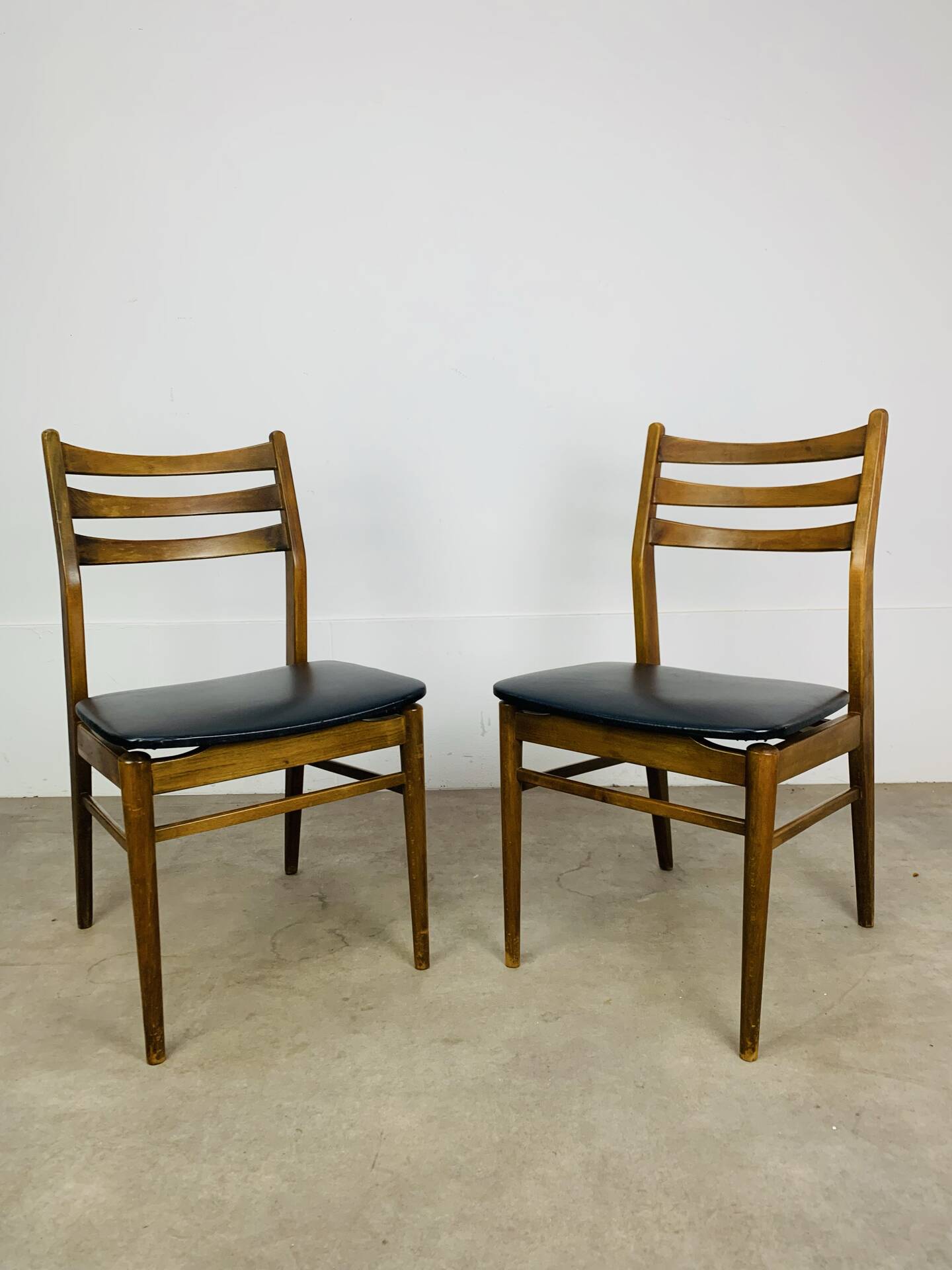 Paire de chaises scandinaves années 60