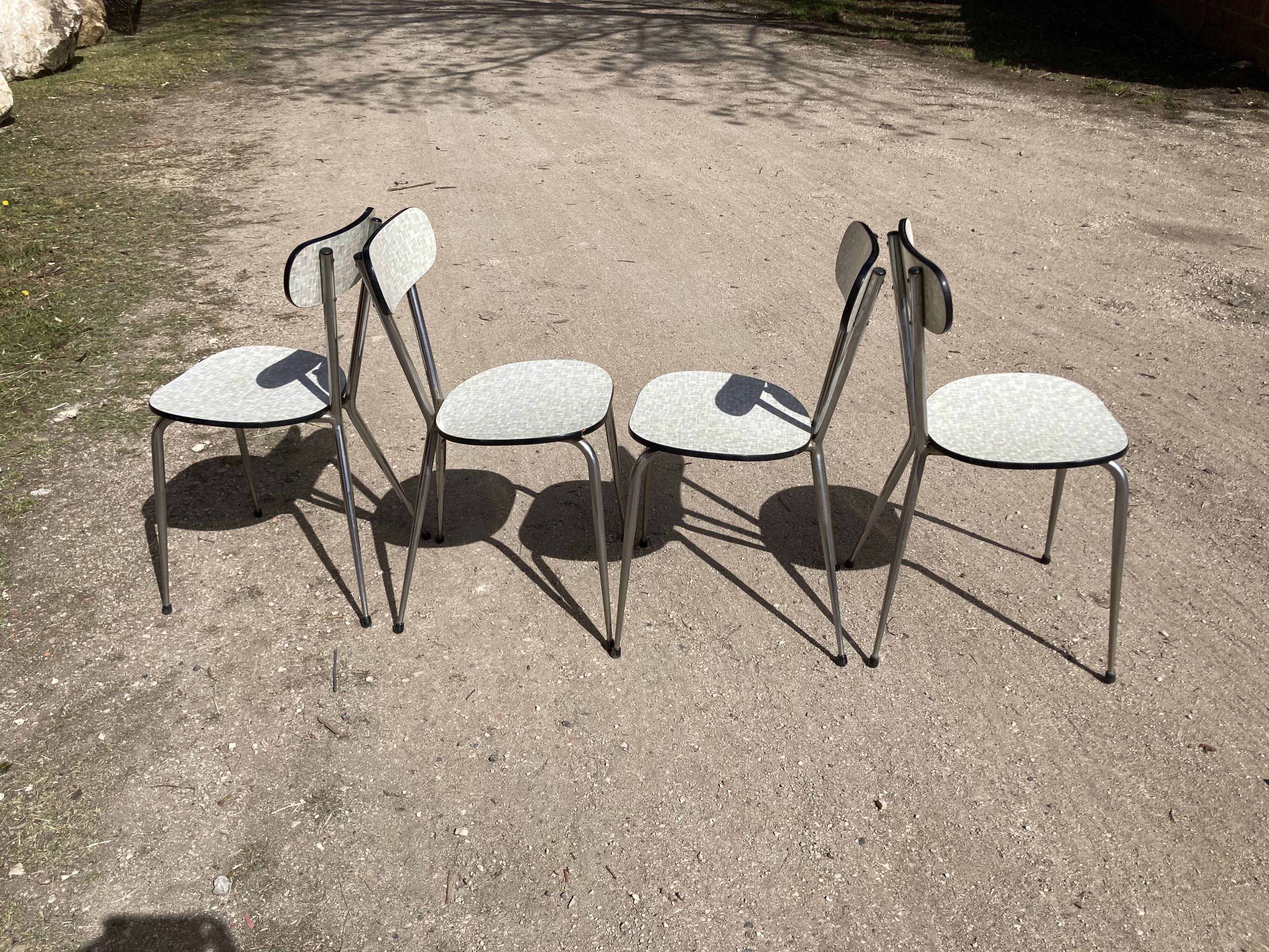Series of 4 chairs in formica