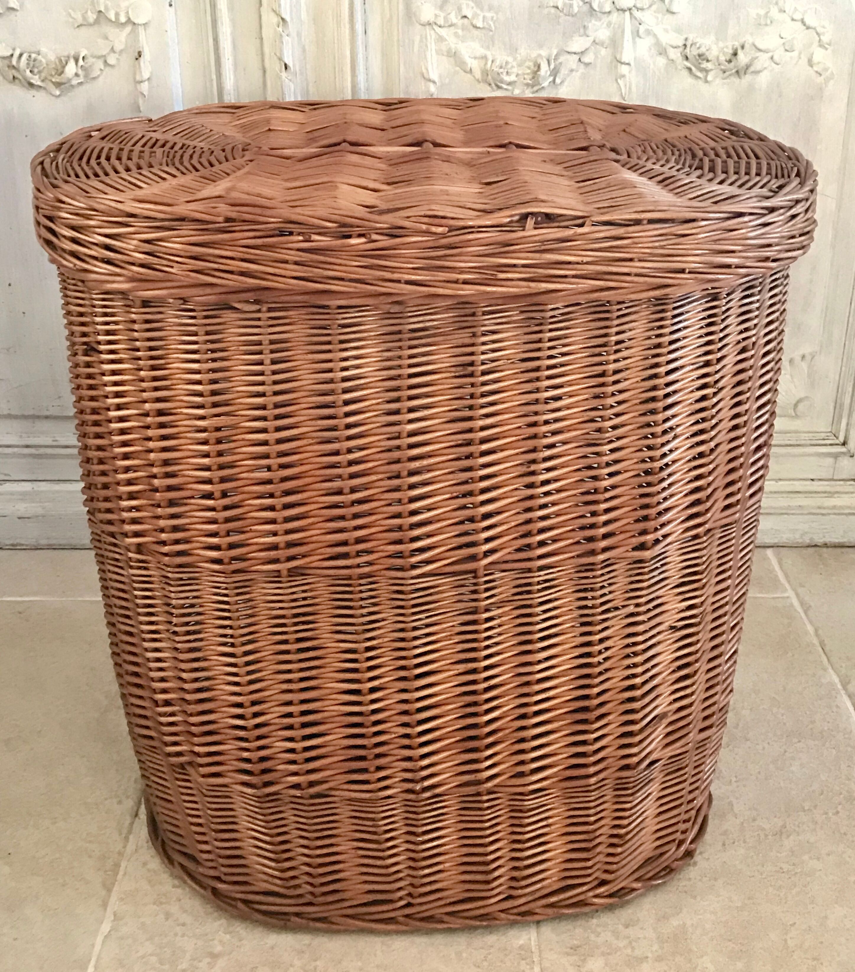 Wicker laundry basket