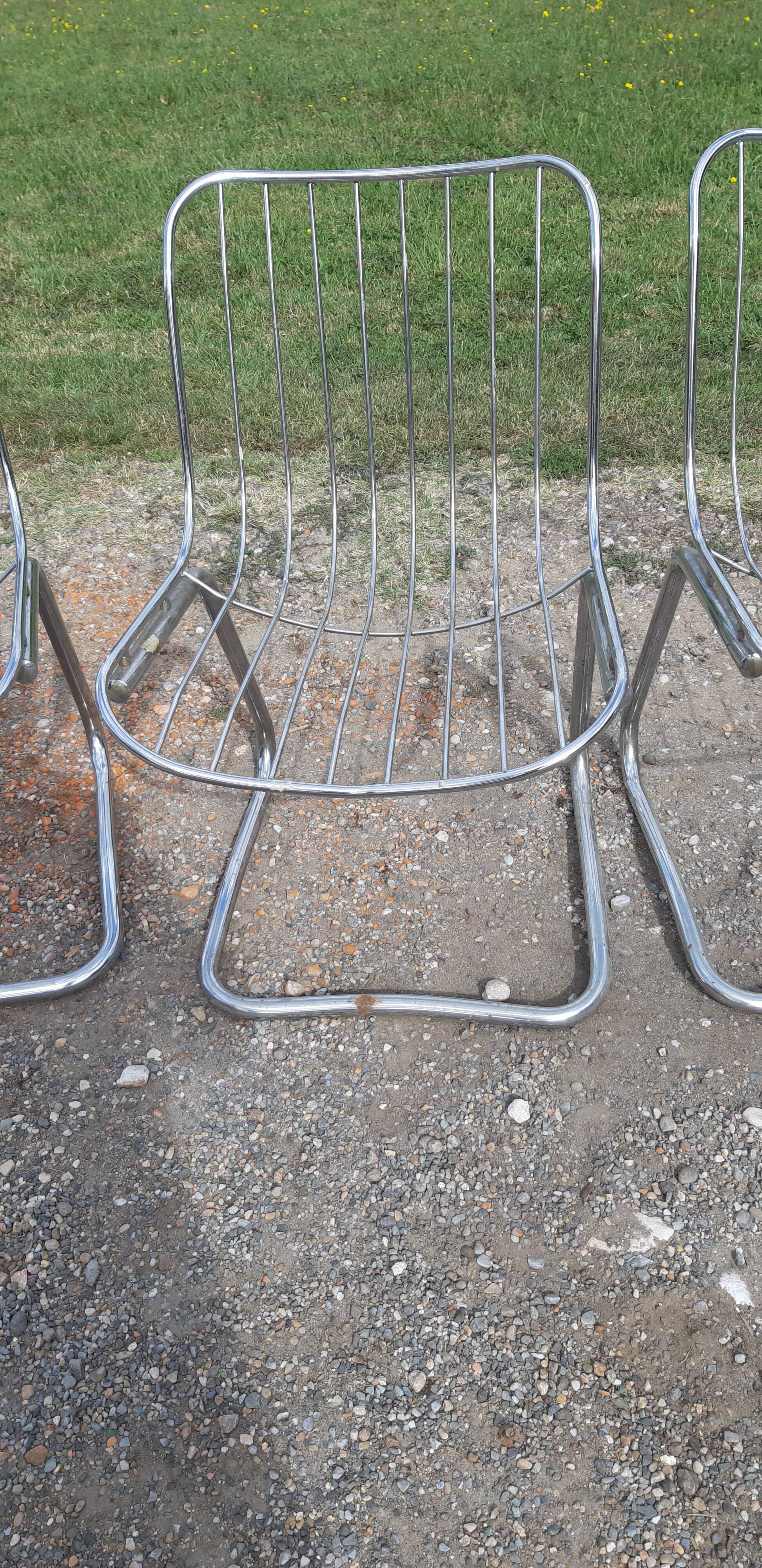 6 vintage Italian chairs from the 70s