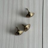 3 brass shell drawer knobs