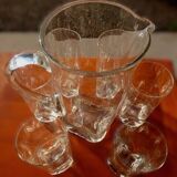 Very chic service including a pitcher and 6 tall glasses for orangeade