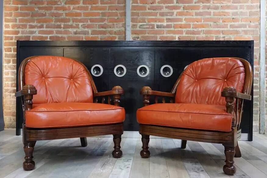 Pair of 60s armchairs in leather and wood