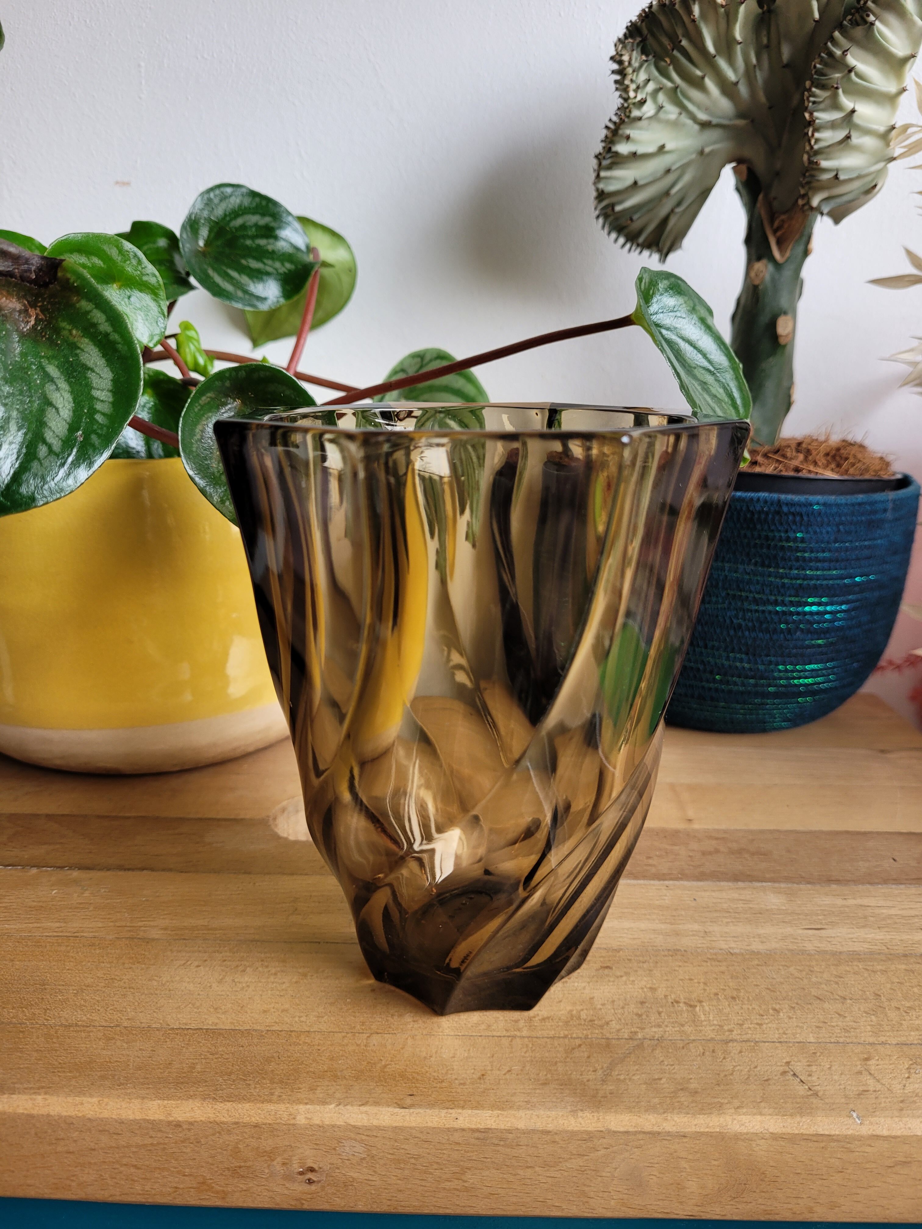 Glass luminarc vase