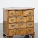 Commode en noyer courbé avec orgue baroque, XVIIIe siècle