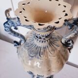 Large Spanish vase in Talavera style, hand-painted, adorned with a landscape.