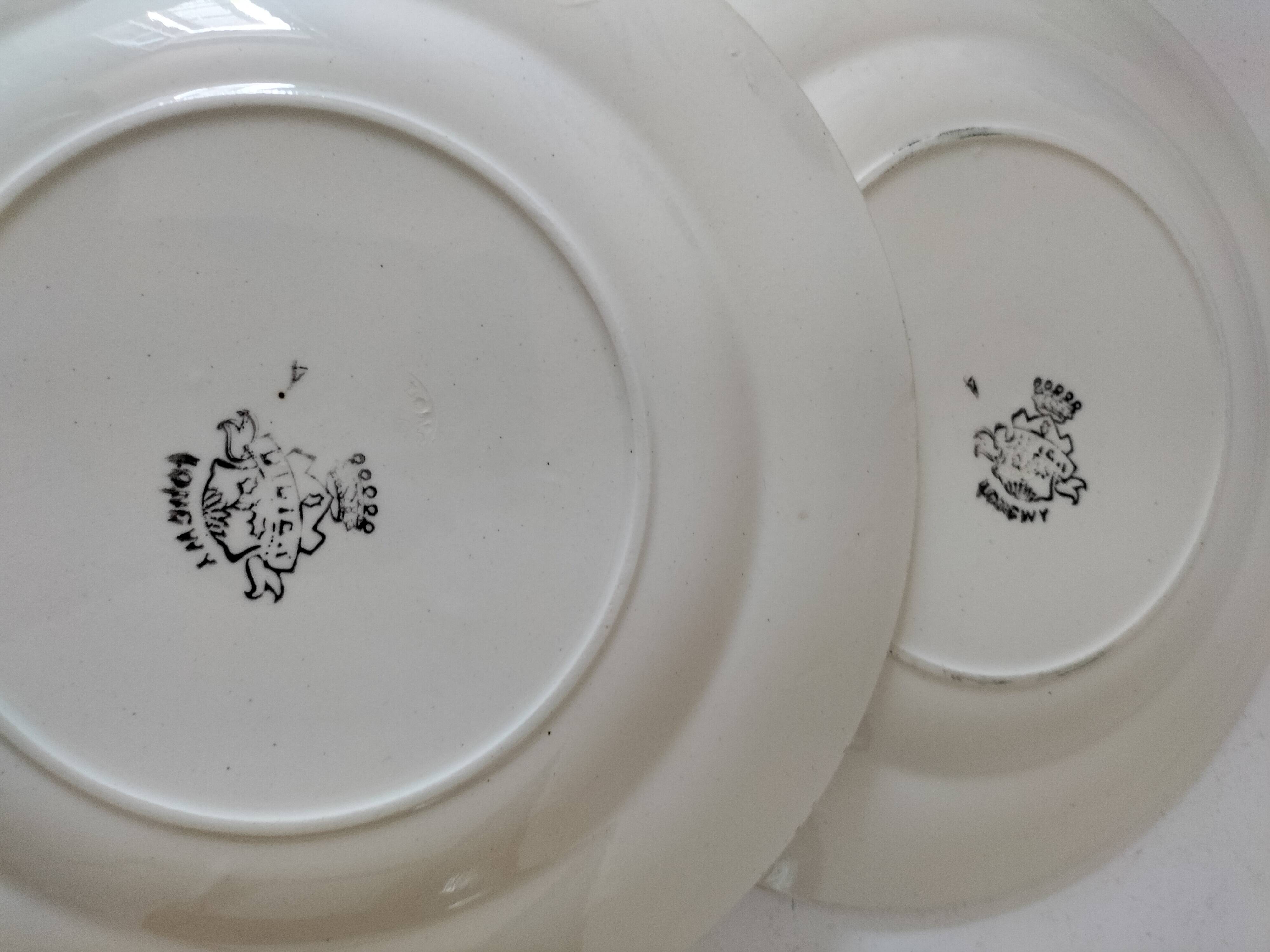 Pair of antique Longwy plates, Didier model, Circa 1870–1910