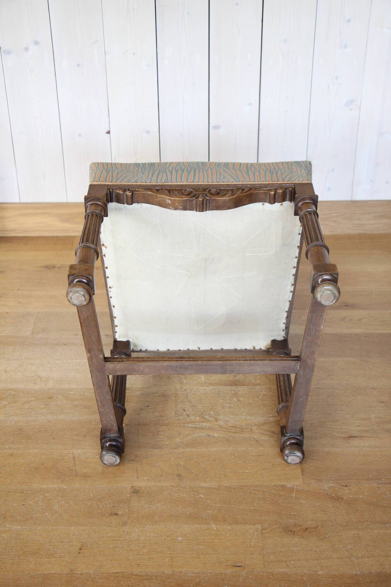 4 upholstered chairs in Henri II style