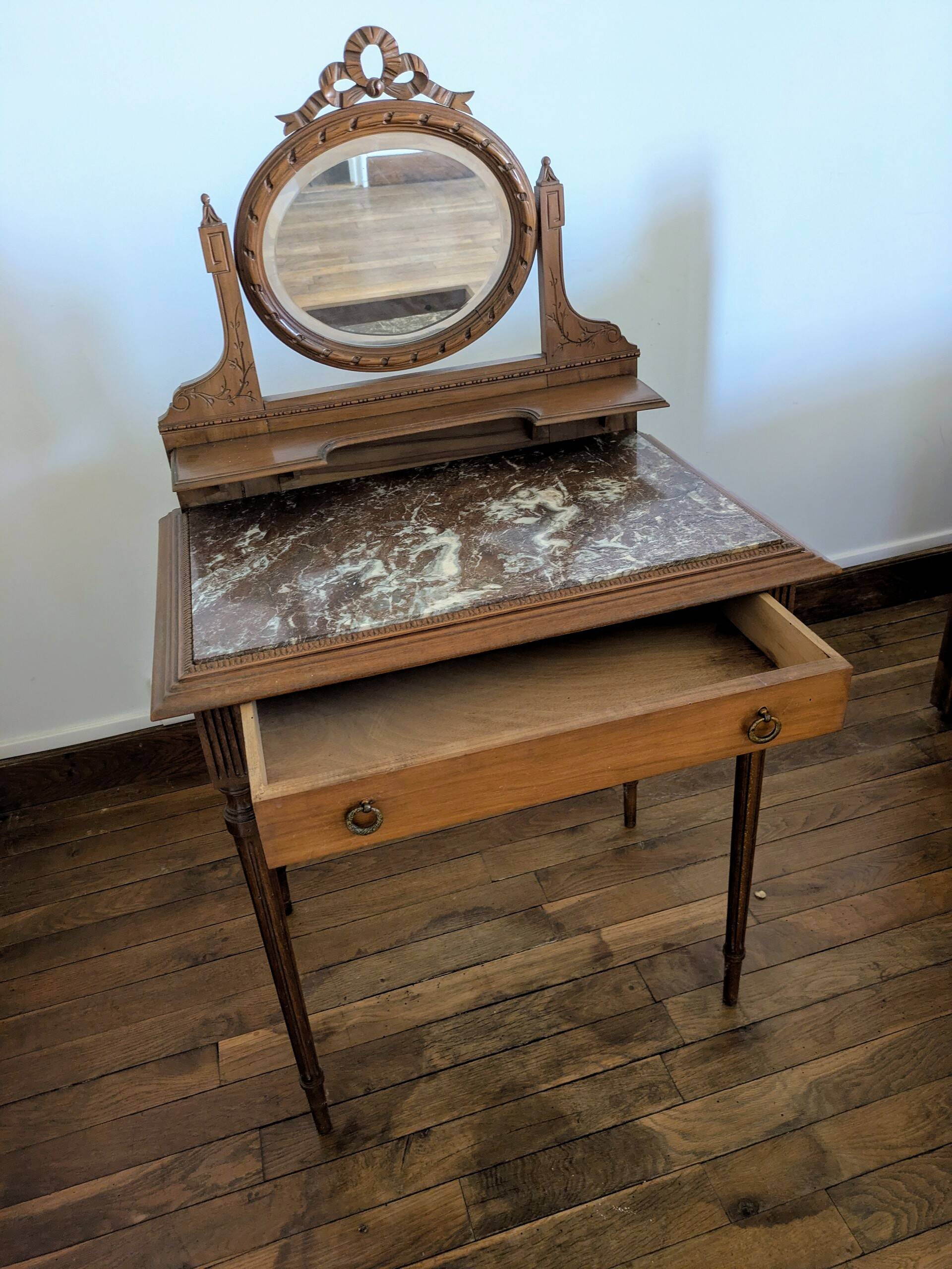 coiffeuse d'époque 1990 avec miroir  psyché orientable et marbre