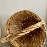 Round wicker basket