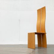 Chaise Postmoderne à dossier haut