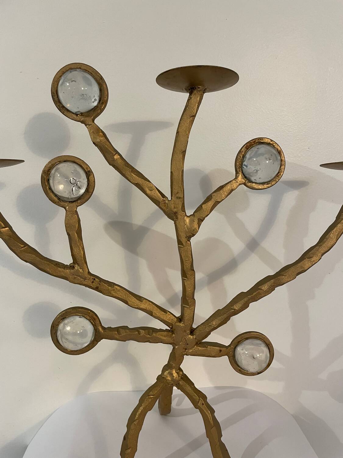 Candelabre en fer forgé et verre XXe