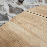 Baumann style round table