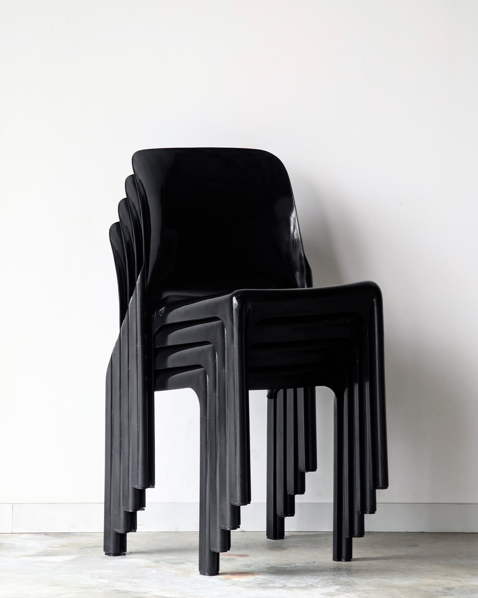 4 vintage chairs model Selene, Vico Magistretti for Artemide, 1970