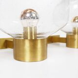 Appliquz mural en laiton vintage et en verre soufflé à la bouche.