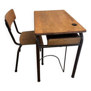 Bureau d’écolier avec