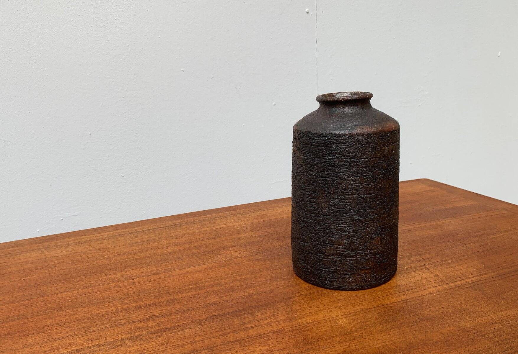 Brutalist vase from the mid-century German studio pottery by Gerhard Liebenthron, 1974.