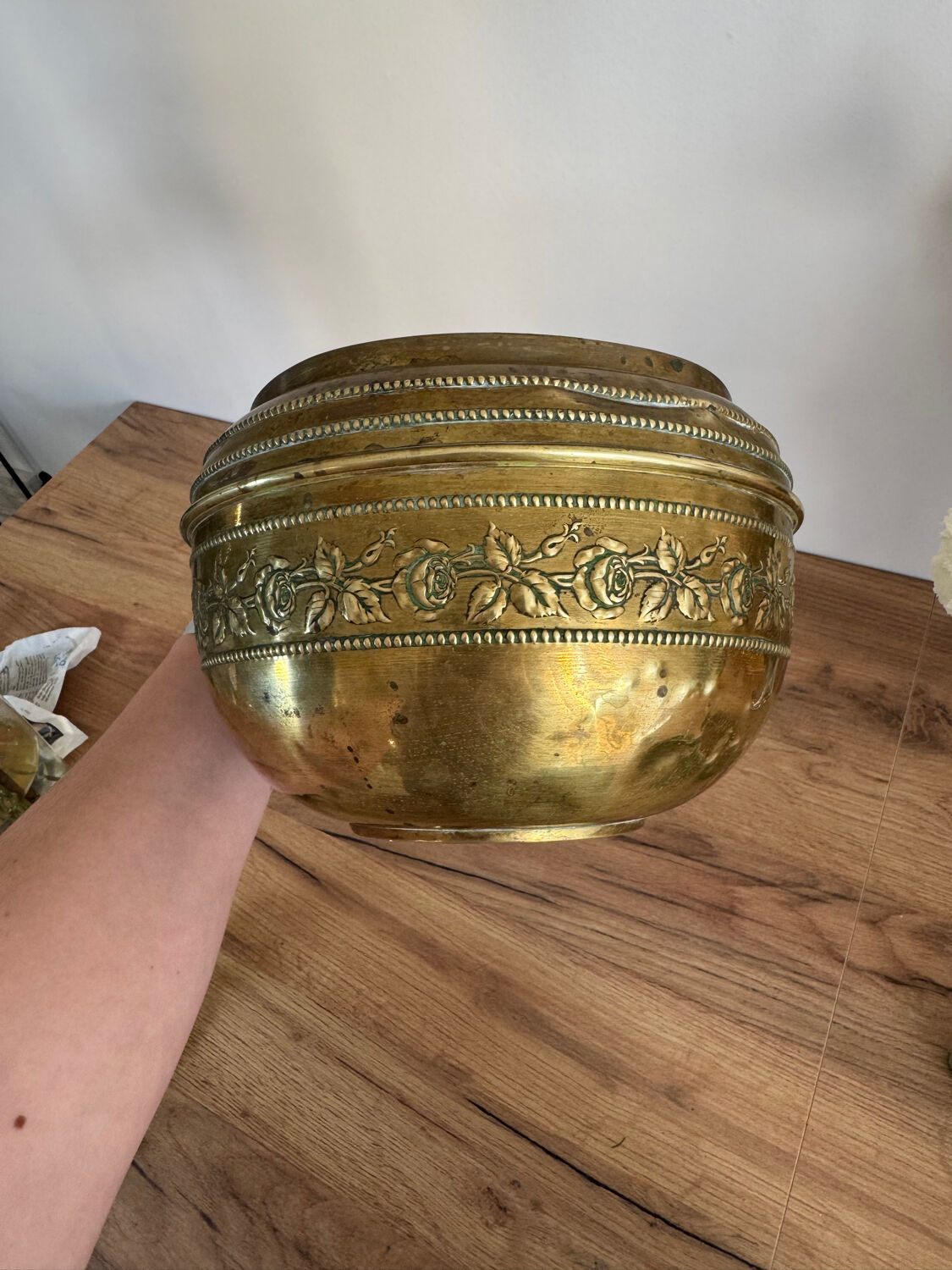 Lot of two vintage plant pots.