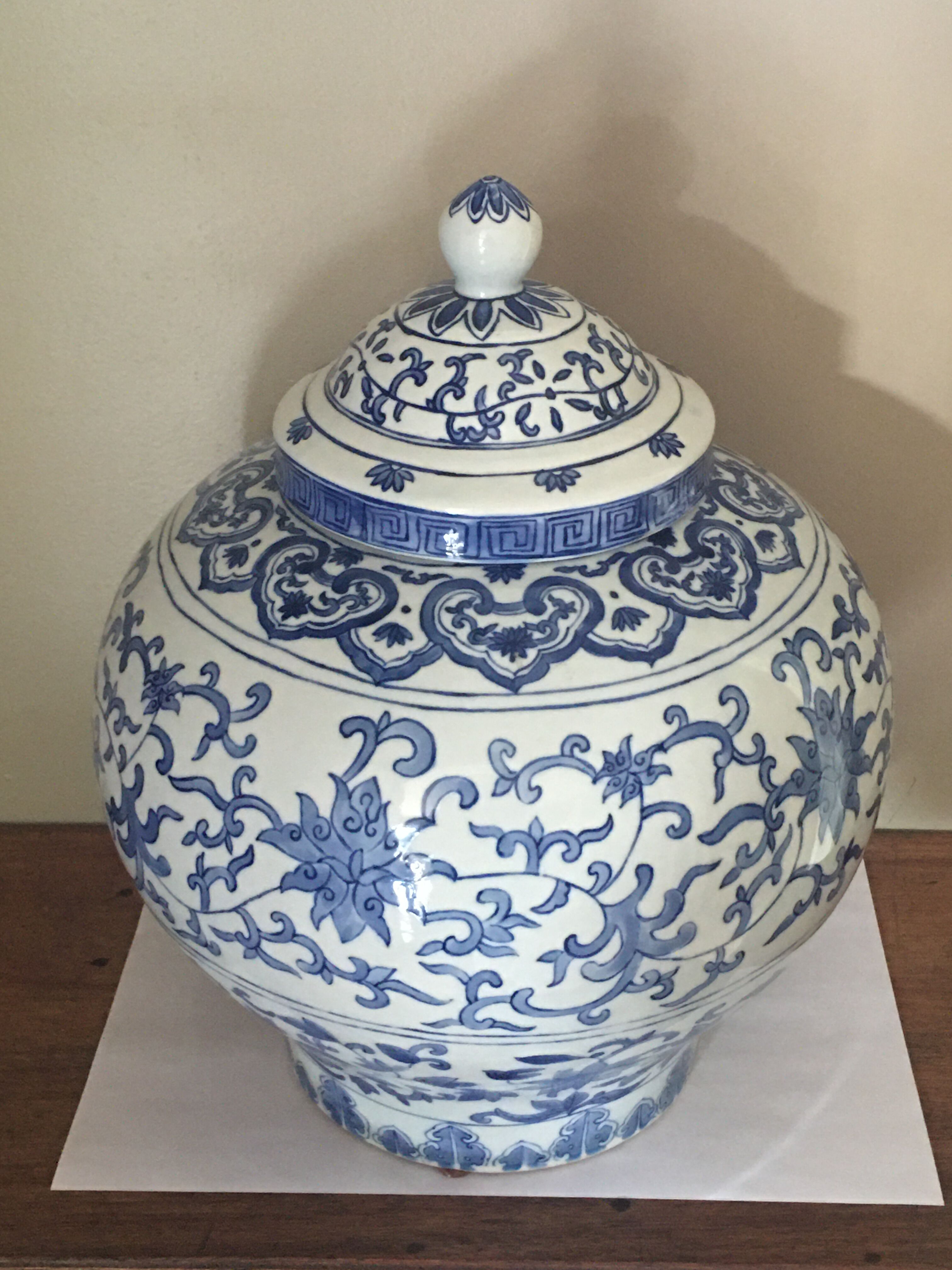 Chinese covered pot