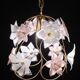 Charmant lustre vintage Murano fleurs blanches et roses