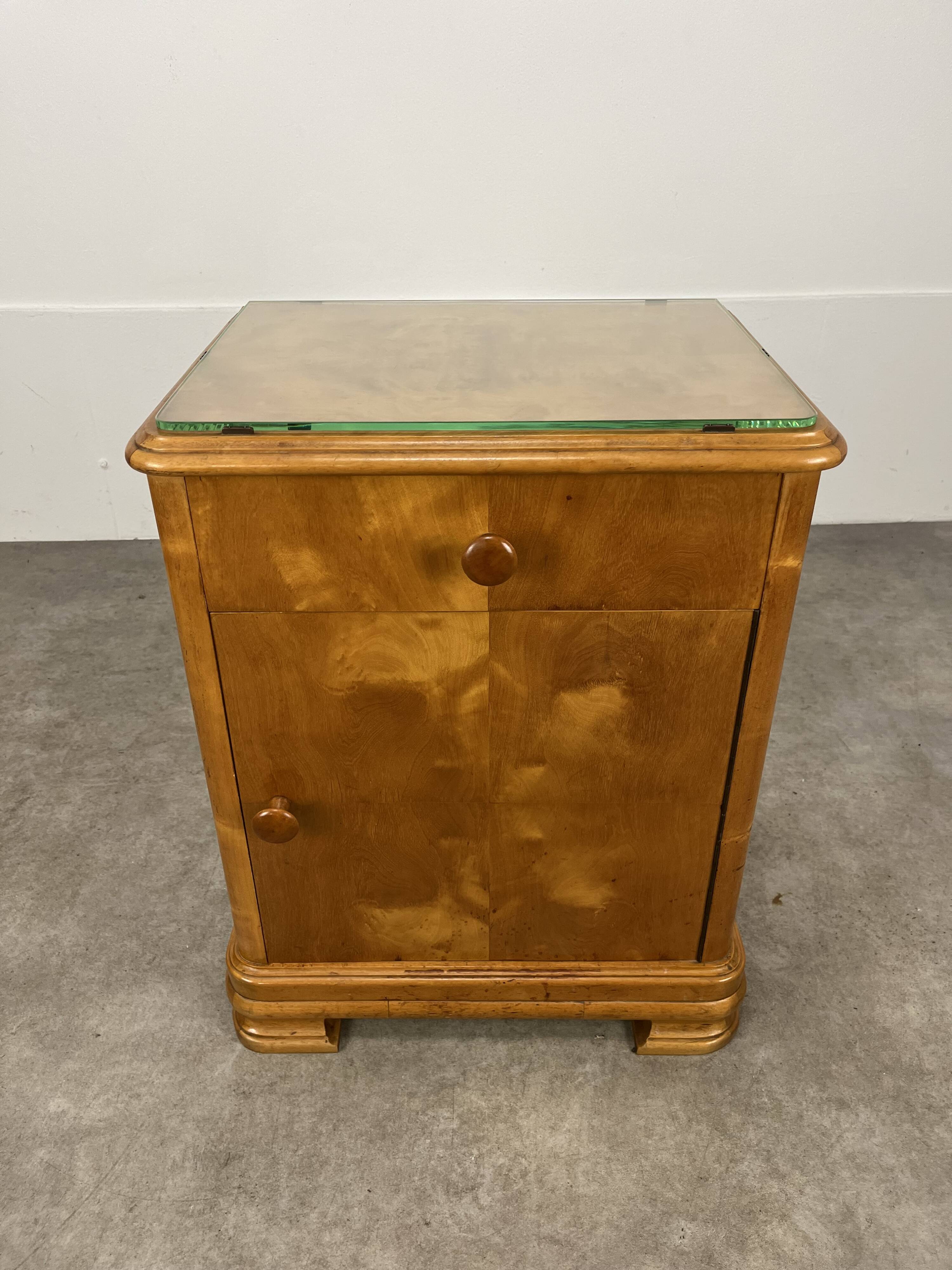 Pair of art deco burl bedside tables, 1930